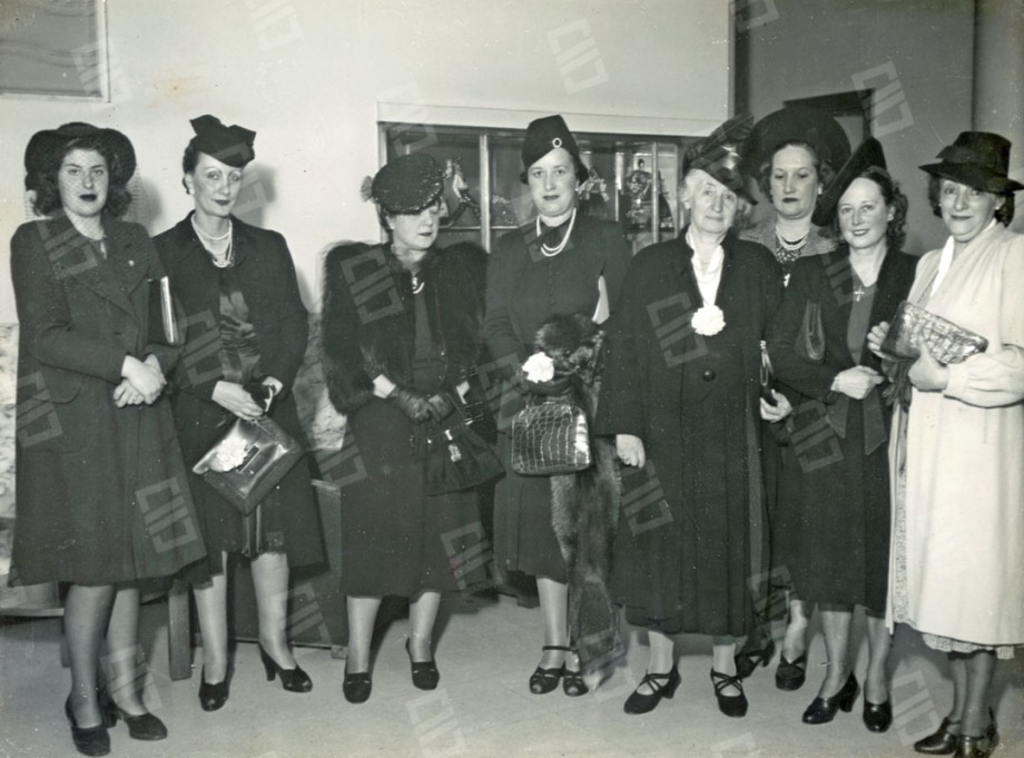 Mari Zabala junto a las esposas de los miembros del Gobierno de Uruguay